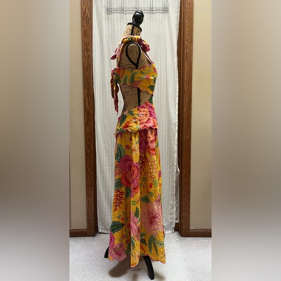 NWT FARM Rio Macaw Bloom Scalloped Midi Dress size M - Picture 8 of 12